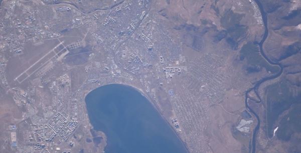 Космонавты проводят синтез полупроводниковых многослойных материалов в космическом вакууме