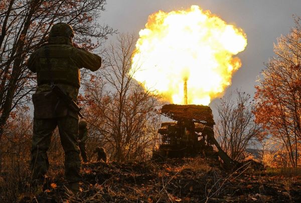 «На колу висит мочало». Российские военкоры обсуждают новый мирный план по Украине и реакцию Киева. На что они обращают внимание?