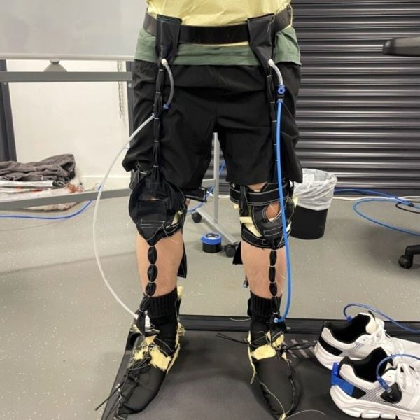 Новый экзокостюм с искусственными мышцами может помочь на Луне и Марсе