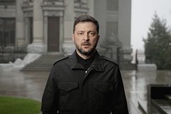 Зеленский заявил, что хочет переписать мирный план Трампа. Он предупредил украинцев о сложном выборе и призвал «прекратить срач»