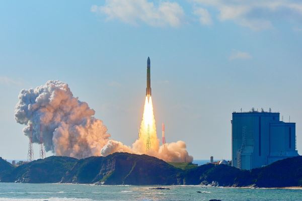 Япония запустила в космос свой новый грузовой космический корабль HTV-X. Его детальный обзор и видео запуска.