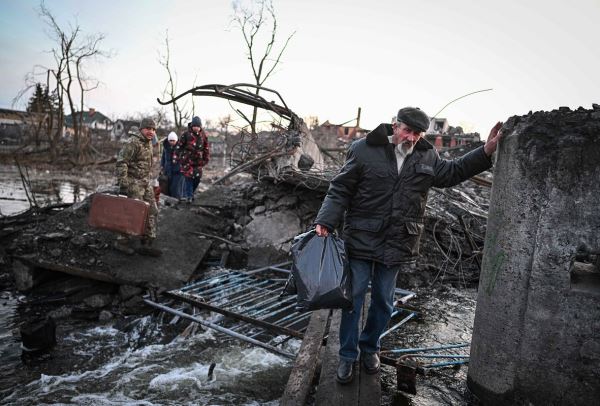 Выжившая при оккупации Суджи беженка умирает от рака. Врачи дают ей два месяца, а чиновники затягивают с выплатами