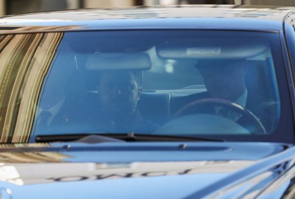 Зеленский прибыл в Турцию на переговоры с Эрдоганом. Его встретил уехавший с Украины на фоне скандала экс-глава Минобороны Умеров