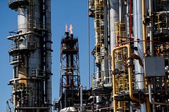 Глава МИД Венгрии пригрозил Зеленскому за слова о нефти из России