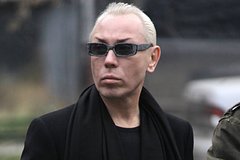 Двойника Пугачевой объявили в розыск