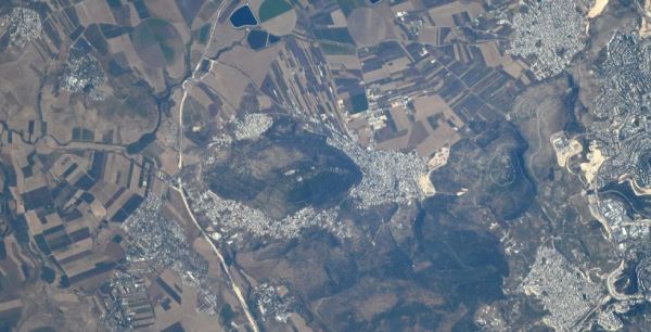 Космонавты на МКС размещают грузы, доставленные «Прогрессом МС-32»