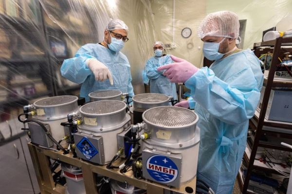 Детальный обзор новой необычной &laquo;космической лаборатории&raquo; России &mdash; &laquo;Бион-М&raquo; № 2. Её конструкция, орбита, цели, видео запуска.