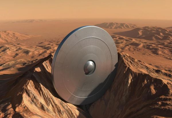 Марсоход Curiosity обнаружил загадочный «диск» на склоне марсианского холма