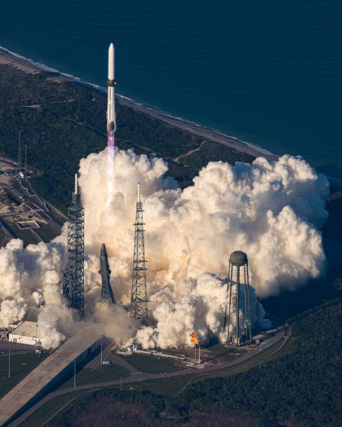 Второй запуск — и уже к Марсу! В США запустили к Красной планете сразу два зонда EscaPADE. Их детальный обзор и видео запуска.