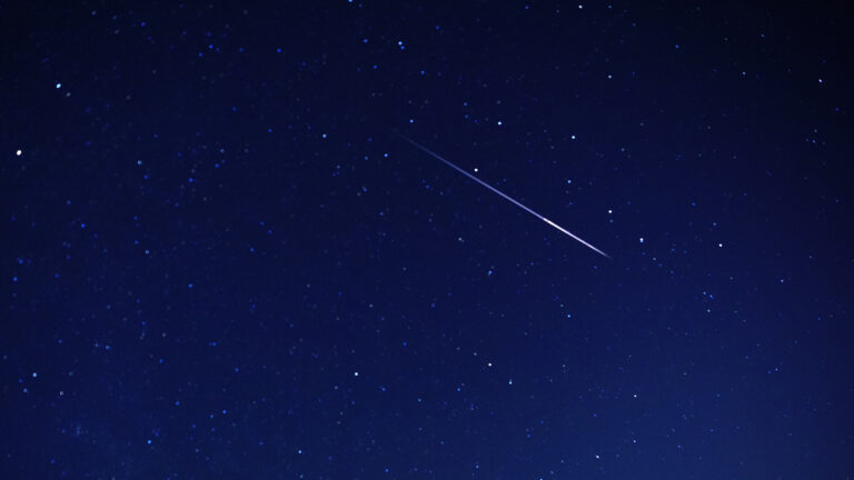Падение метеоров Южной Тауриды в ноябре 2025: где и когда наблюдать