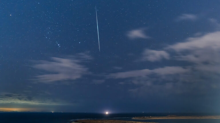 Зрелищный метеорный поток Леониды в 2025 году: когда и где смотреть